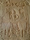 cambodia 263 * Reliefausschnitt aus der Galerie, die den ganzen Tempel umgibt * 1536 x 2048 * (702KB)